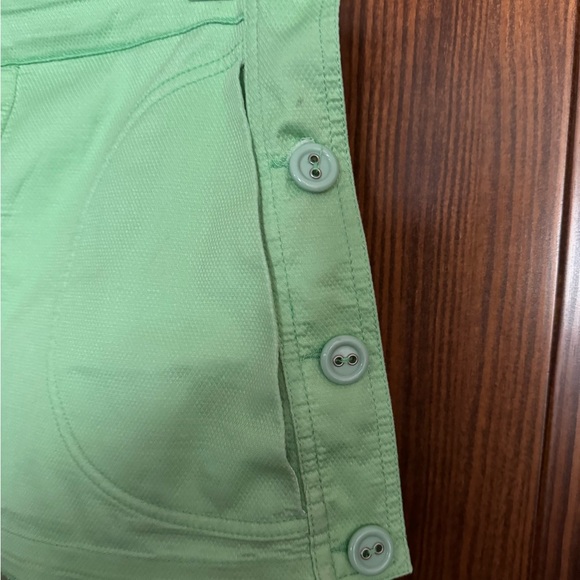 D&G women mint color shorts size IT42, very good condition. - Picture 7 of 9